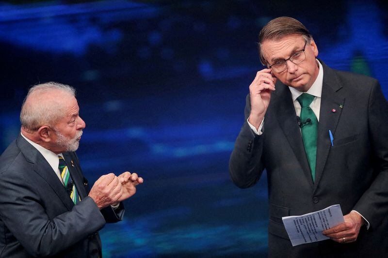 Foto de archivo de Luiz Inacio Lula da Silva y Jair Bolsonaro en un debate en Sao Paulo antes de la segunda vuelta electoral (Reuters)