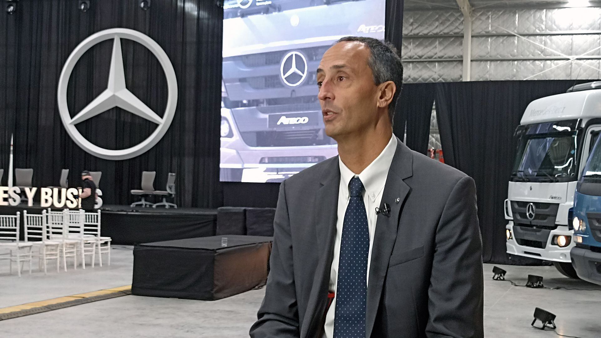 Raúl Barcesat, CEO de Mercedes-Benz Camiones y Buses en el anuncio de la inversión de 50 millones de dólares que se está haciendo en Zárate