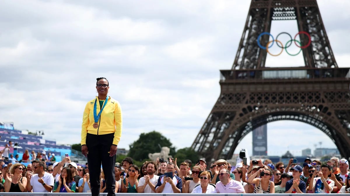 Una velocista jamaicana se cuelga el bronce 24 años después de disputar la carrera, tras la descalificación de Marion Jones por dopaje