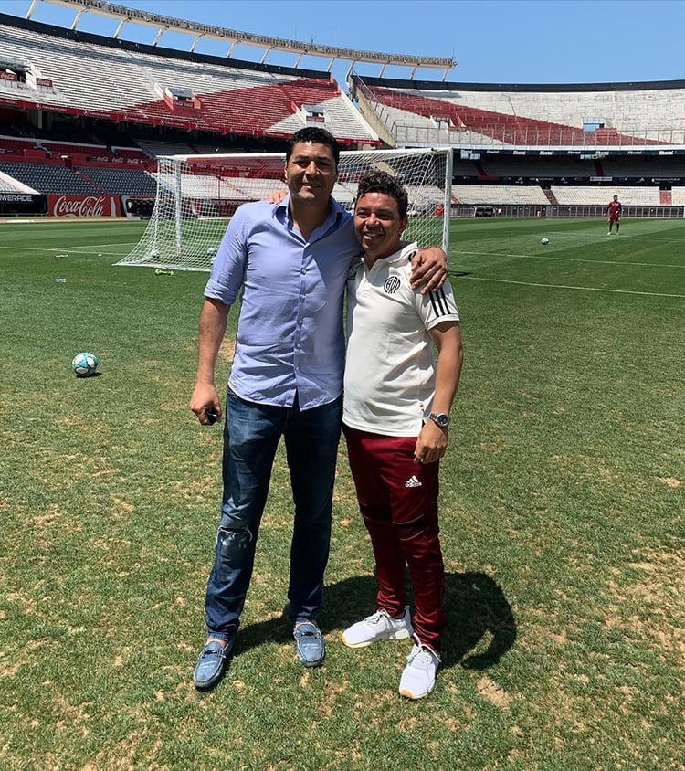 Julio Cruz junto a Marcelo Gallardo (@juliocruz_9)