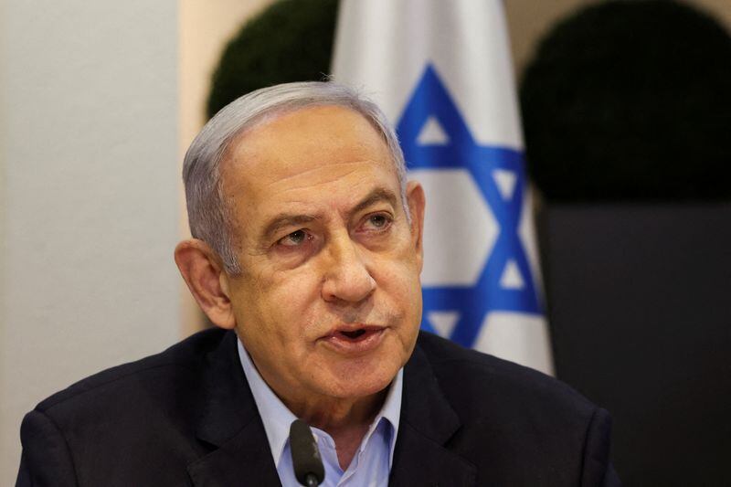 FOTO DE ARCHIVO: El primer ministro israelí, Benjamin Netanyahu, convoca la reunión semanal del gabinete en el Ministerio de Defensa en Tel Aviv, Israel, 7 de enero de 2024. REUTERS/Ronen Zvulun/Pool/File Photo