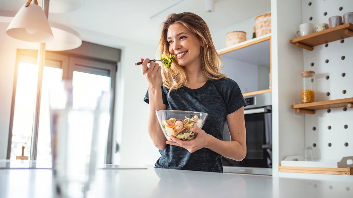 Qué es “comer con sentido” y por qué los especialistas lo recomiendan para la relación con la alimentación