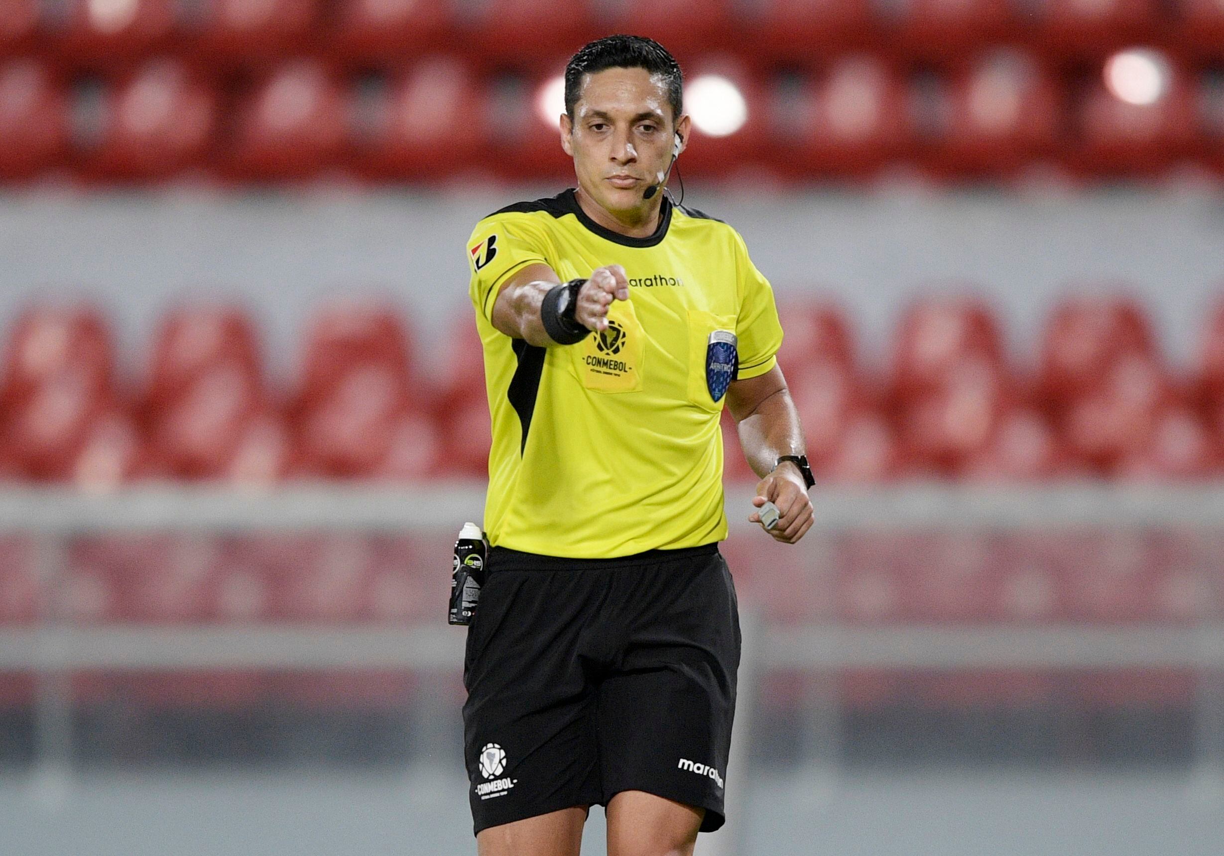 Jesús Valenzuela dirigió el histórico triunfo de Perú ante Colombia en Barranquilla.