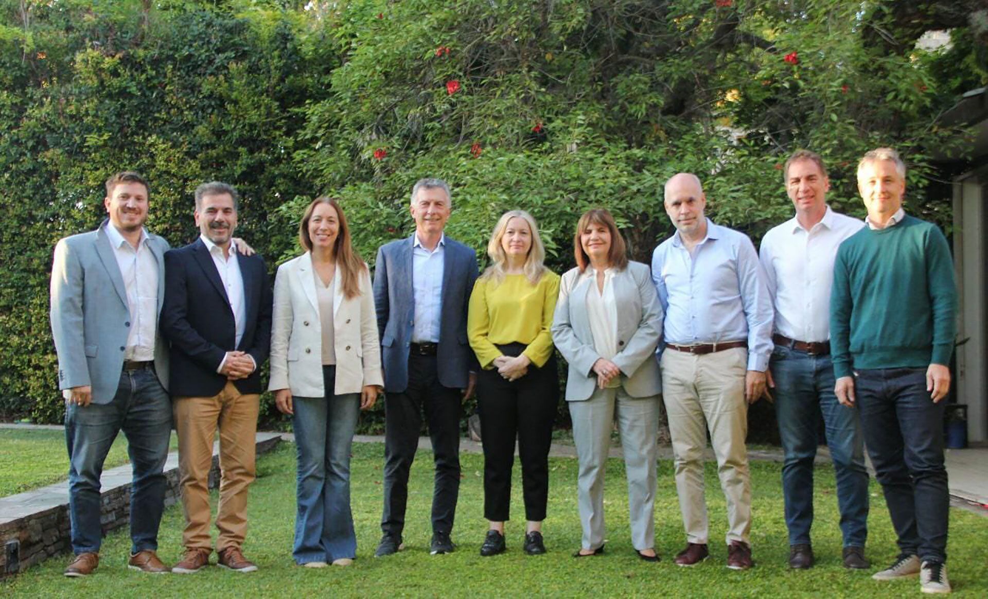 Mauricio Macri, Horacio Rodríguez Larreta, Patricia Bullrich y María Eugenia Vidal, con Hebe Casado, del PRO de Mendoza