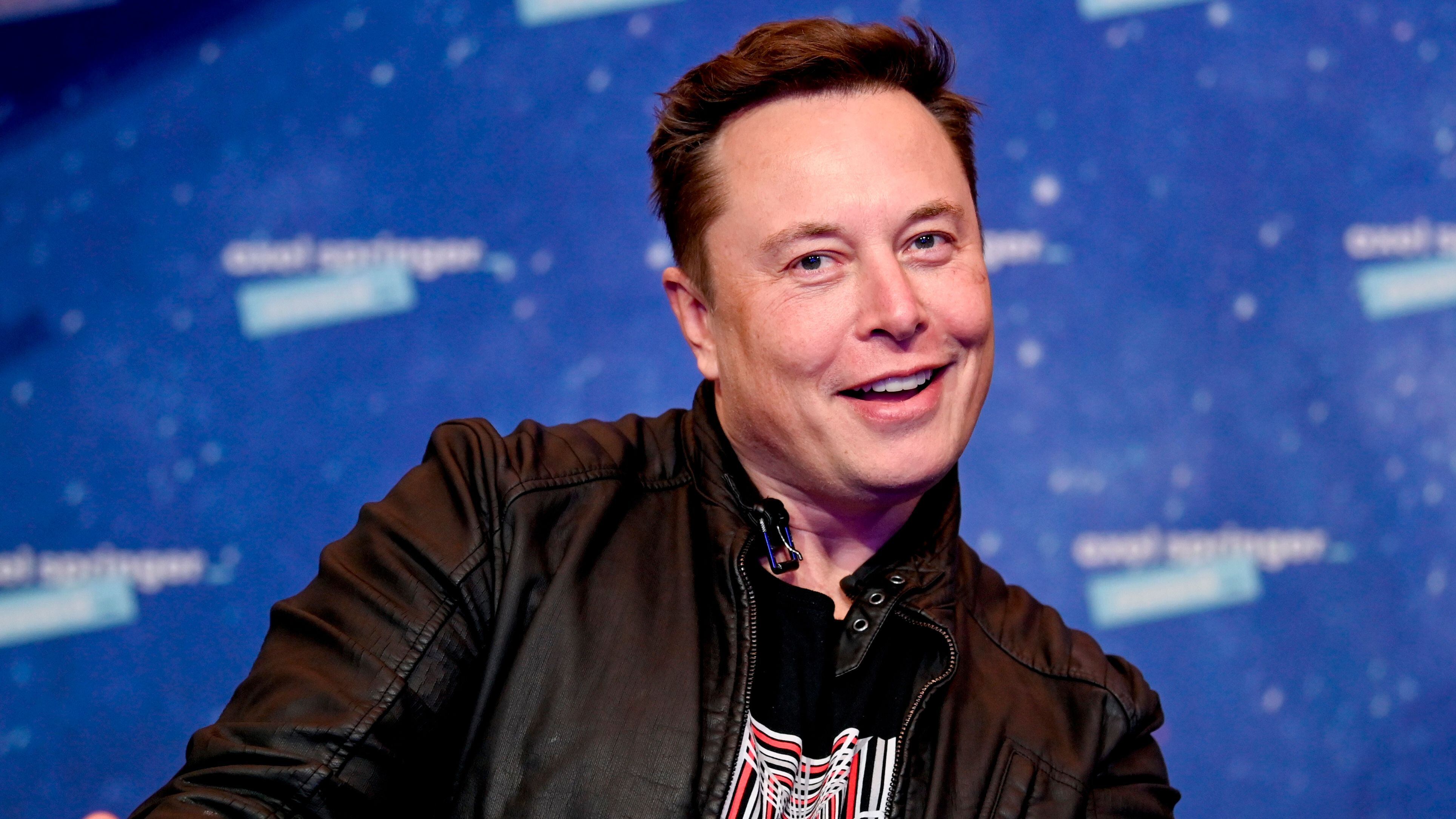  Elon Musk, CEO de Tesla, SpaceX y X (anteriormente Twitter), experimentó una disminución en su patrimonio neto. (EFE/Britta Pedersen)