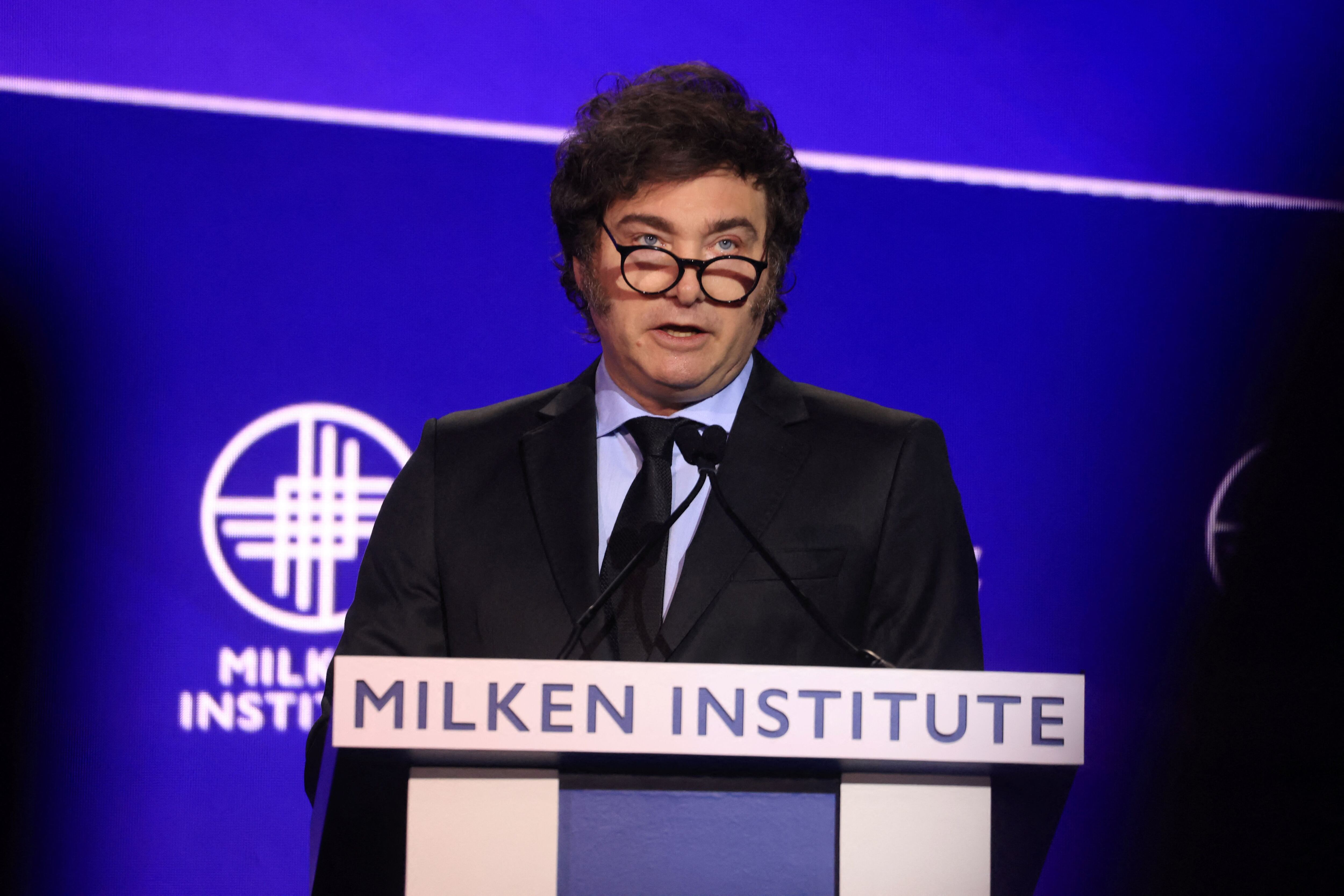 Javier Milei participó la semana pasada de un encuentro en el Milken Institute. Allí también estuvo el presidente de la FIFA, Gianni Infantino   