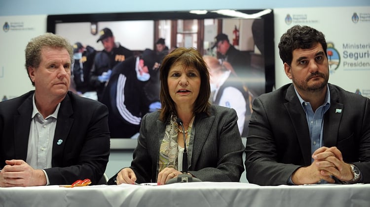 Gerardo Milman, Eugenio Burzaco y la ministra de Seguridad de la Nación, Patricia Bullrich (foto de archivo)