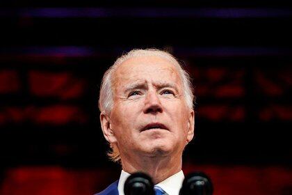 FOTO DE ARCHIVO: El presidente electo de Estados Unidos, Joe Biden, pronuncia un discurso previo al Día de Acción de Gracias en su sede en Wilmington, Delaware, REUTERS/Joshua Roberts