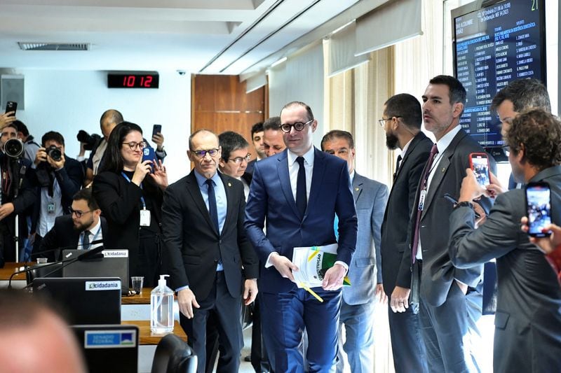 Cristiano Zanin, ex abogado defensor del presidente Luiz Inácio Lula da Silva, en una audiencia en el Senado de Brasil para su candidatura al Tribunal Supremo del país, en el Senado Federal de Brasilia, el 21 de junio, 2023. Pedro Franca/Agencia Senado/Handout via REUTERS