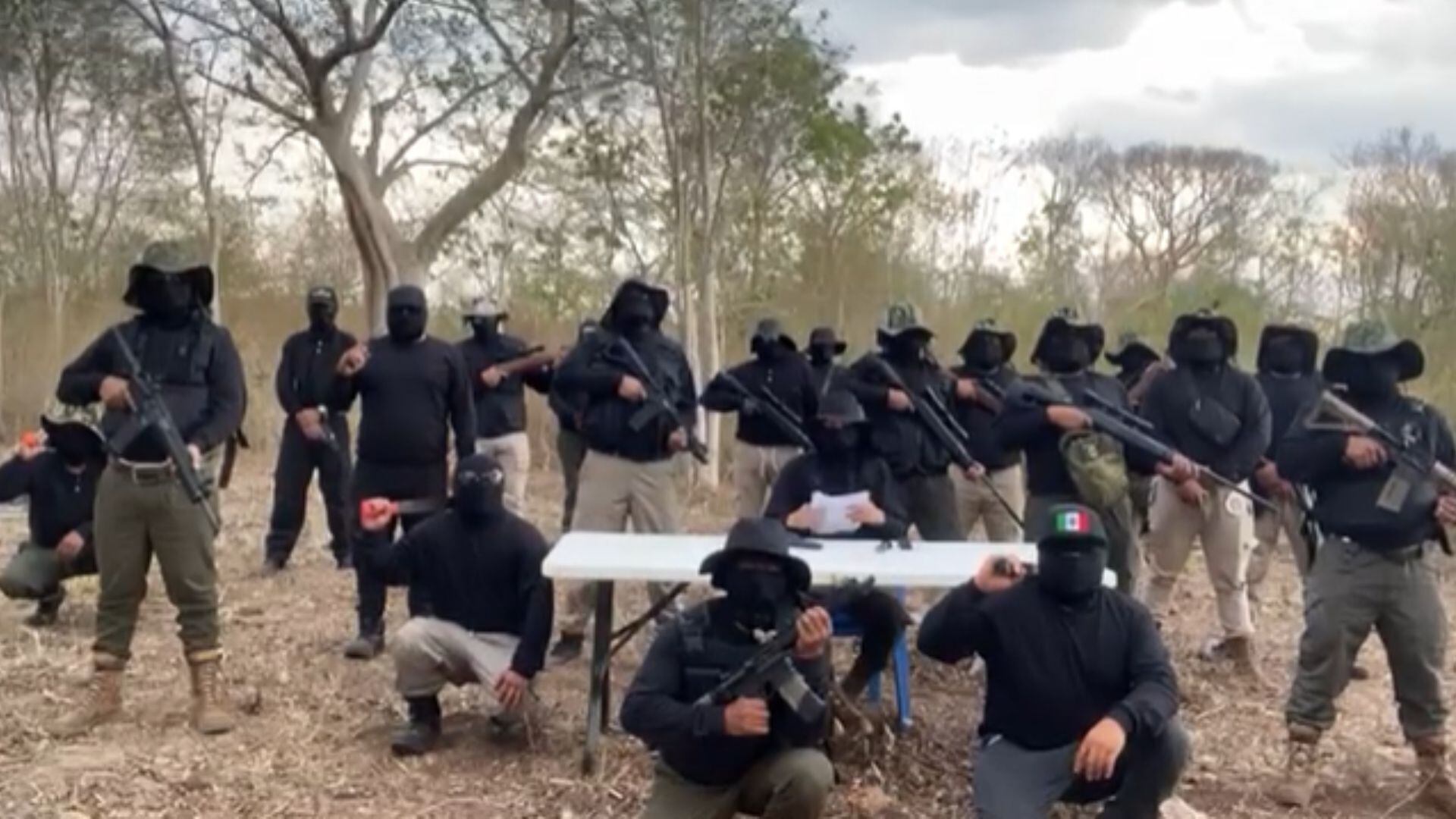 Los hombres armados anunciaron una cacería en contra de quienes se hacen pasar por miembros del CJNG y el Cártel de Sinaloa. (Especial)
