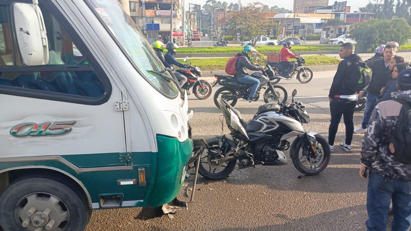 Accidente en la autopista sur - crédito Tránsito Bogotá