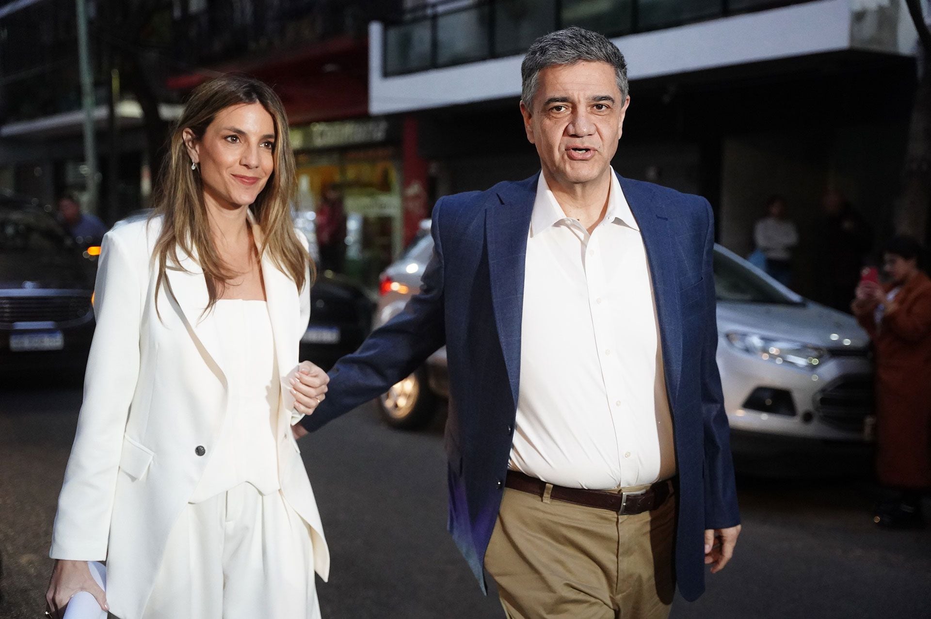 Jorge Macri llegó al debate de la Ciudad acompañado por María Belén Ludueña, su esposa (Franco Fafasuli)