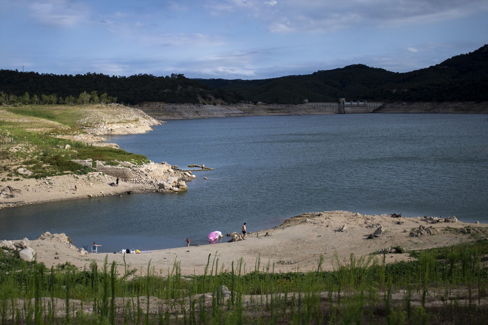 Vista aérea del pantano Darnius-Boadella, a 30 de julio de 2023, en Darnius, Girona, Cataluña (España)