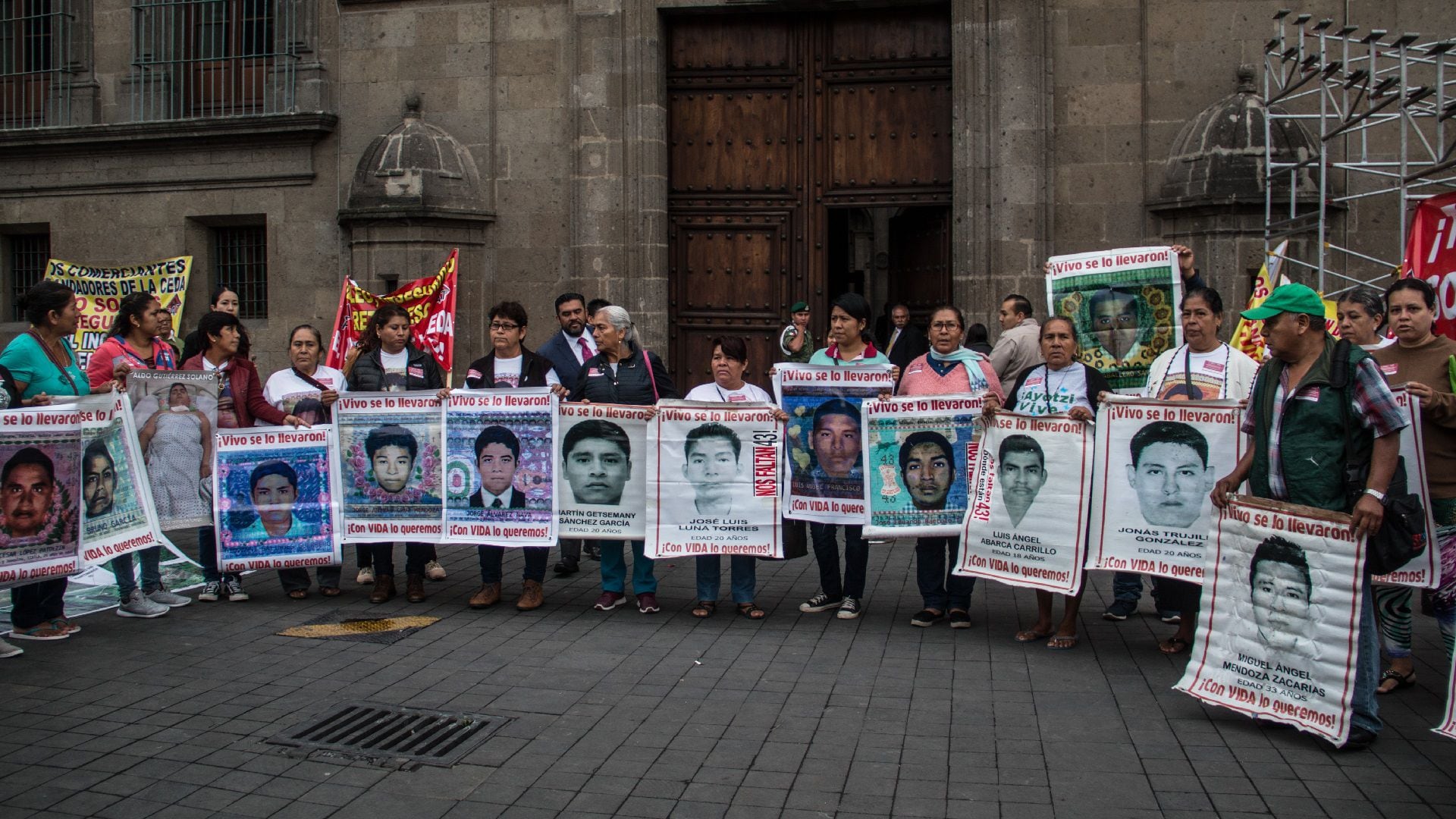 Padres de familia siguen realizando protestas por la desaparición de los 43 normalistas. (Foto: Cuartoscuro)