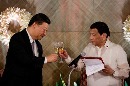 Xi Jinping y Rodrigo Duterte (Reuters)