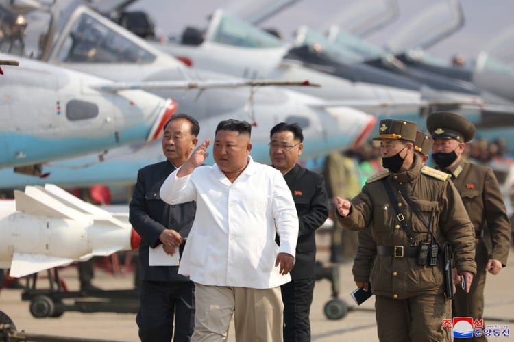 Una de las últimas fotos que se conocen del dictador norcoreano. KCNA/via REUTERS 