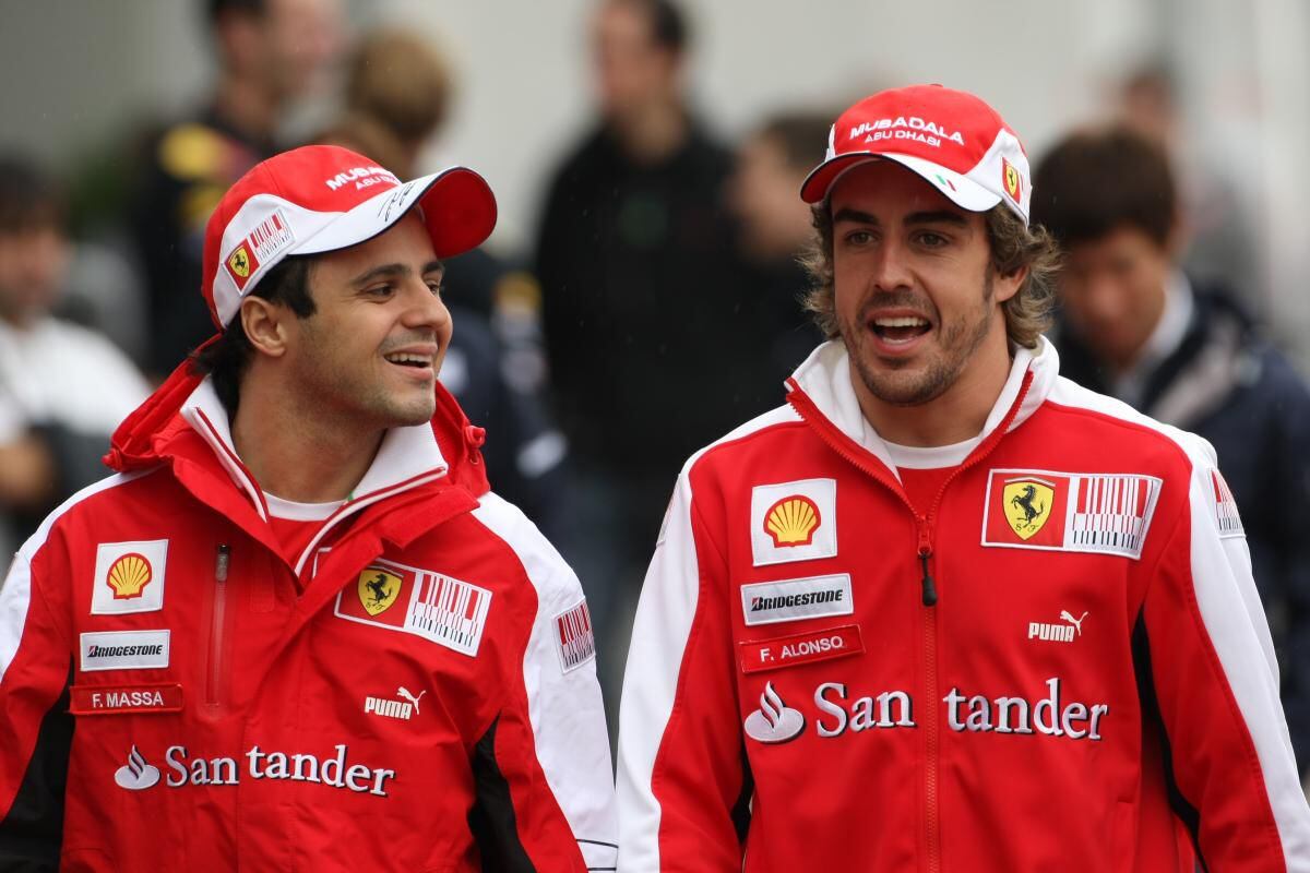 El ingeniero británico Rob Smedley y el piloto español Fernando Alonso.