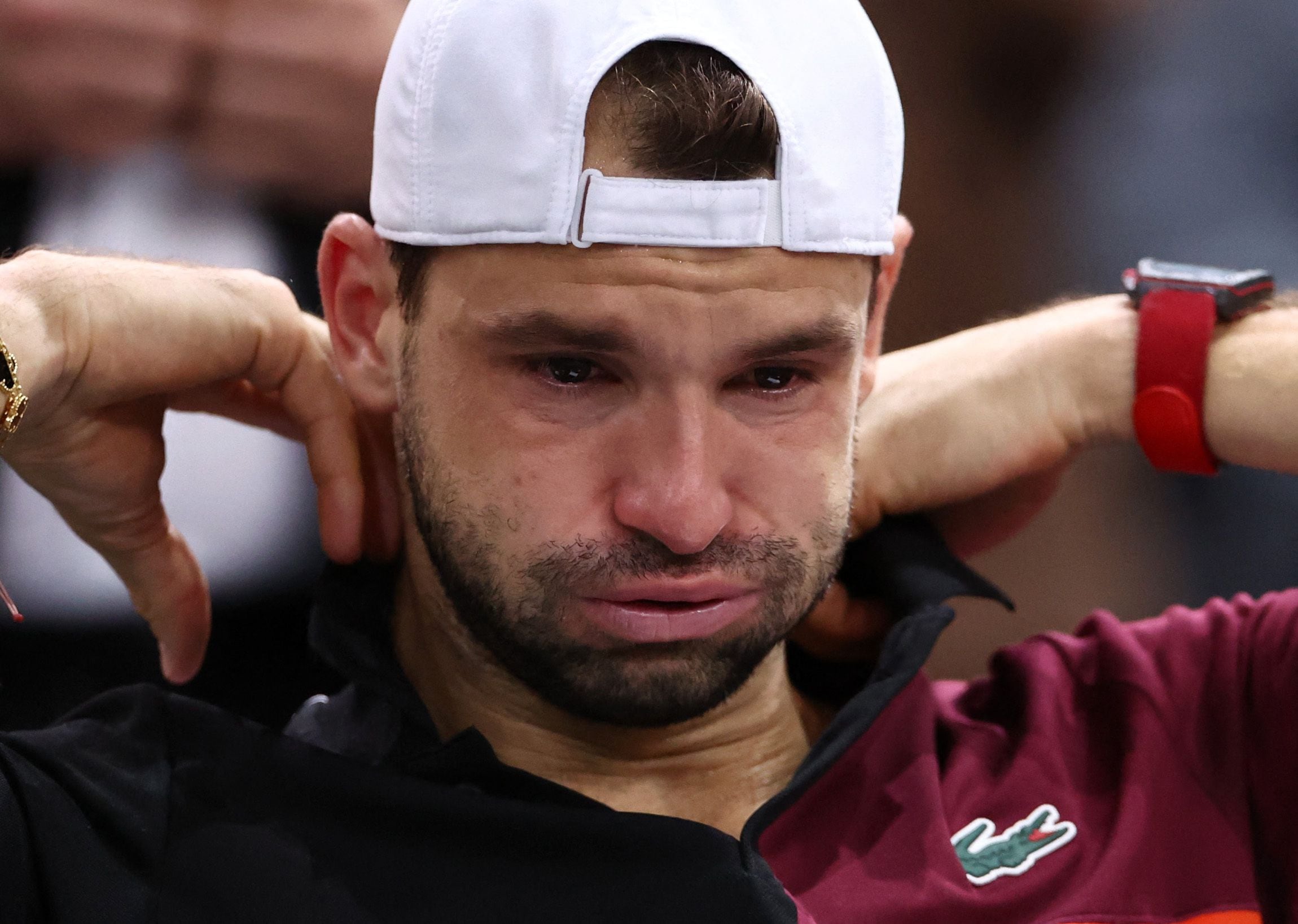 El llanto desconsolado de Grigor Dimitrov luego de caer ante el serbio Novak Djokovic (REUTERS/Stephanie Lecocq)