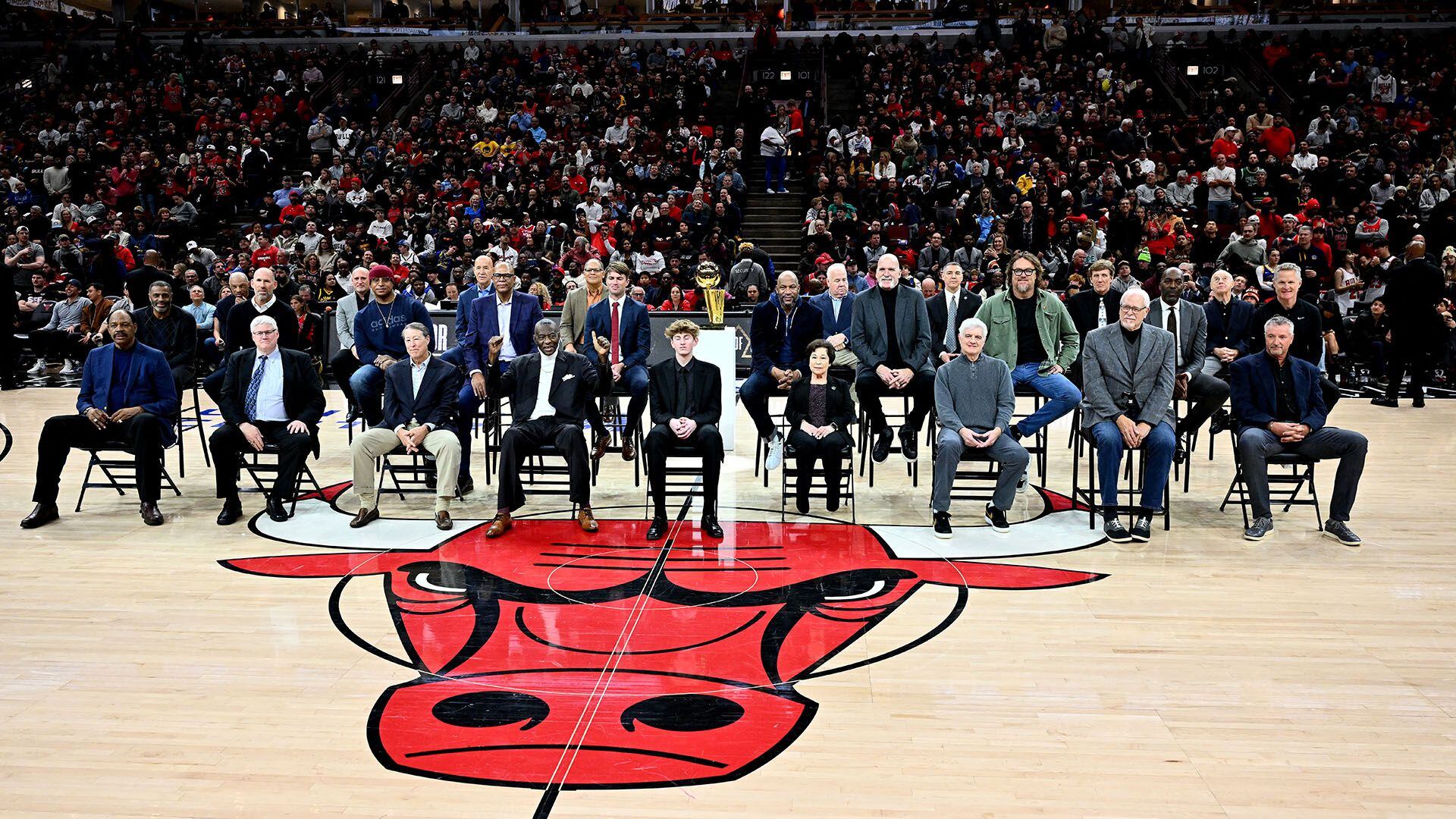 Chicago Bulls ring of honor portada