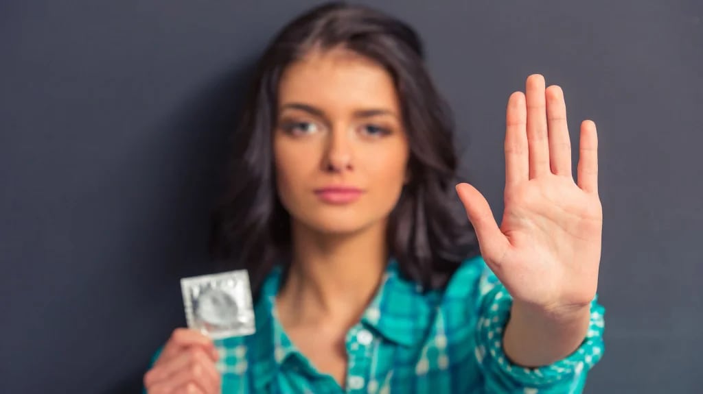 Lo que más pone inseguras a las mujeres es que los hombres no quieran usar preservativo (Shutterstock)