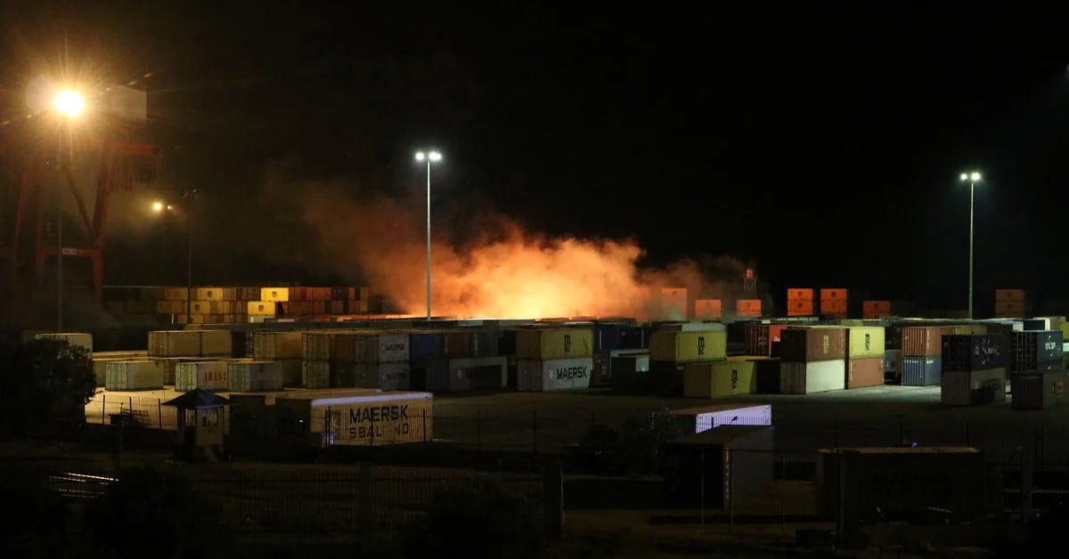 Eine Operation, die angeblich von Israel gegen ein iranisches Arsenal im syrischen Haupthafen durchgeführt wurde