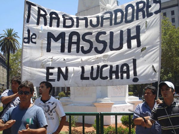 Una protesta de los trabajadores de Papelera Massuh S.A