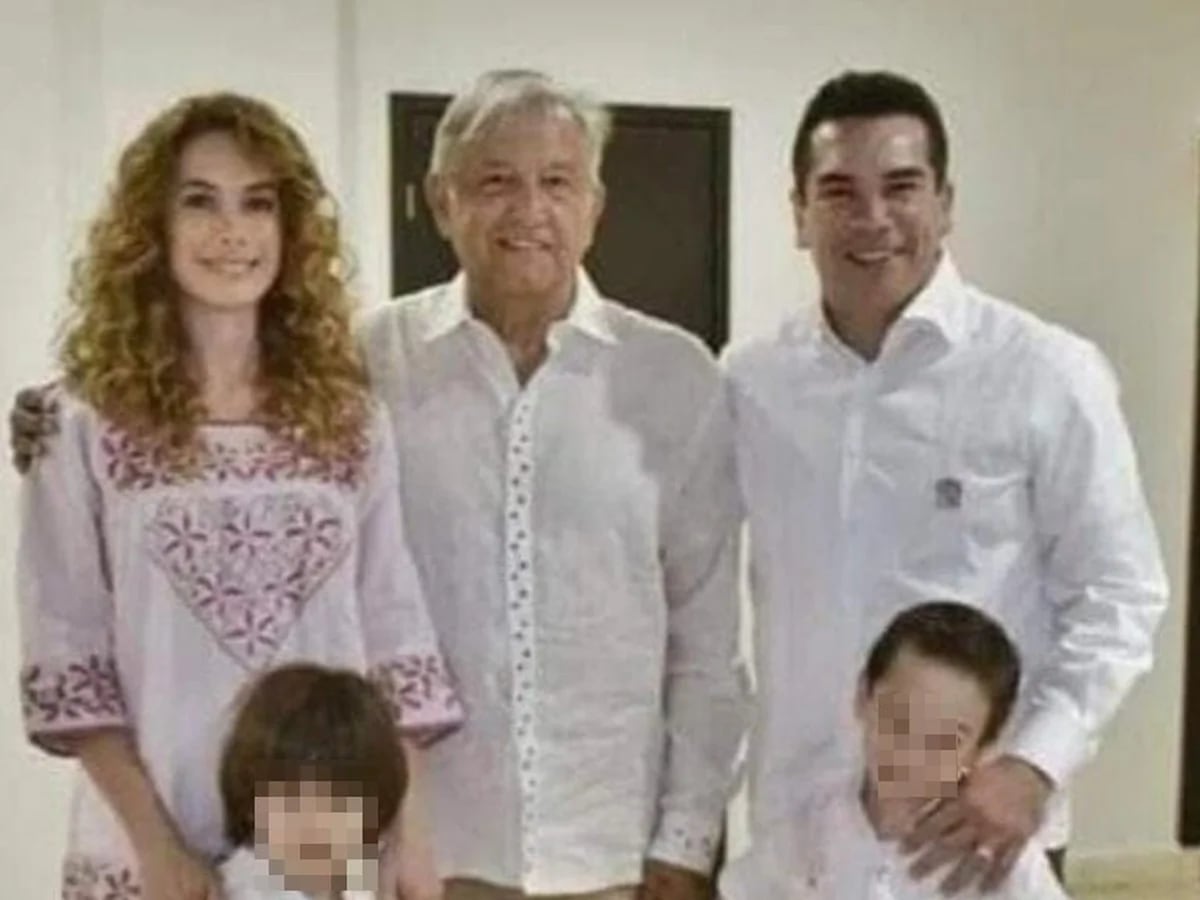 La verdad detrás de la foto de AMLO con la familia de Alito Moreno que  destapó Ferriz de Con - Infobae