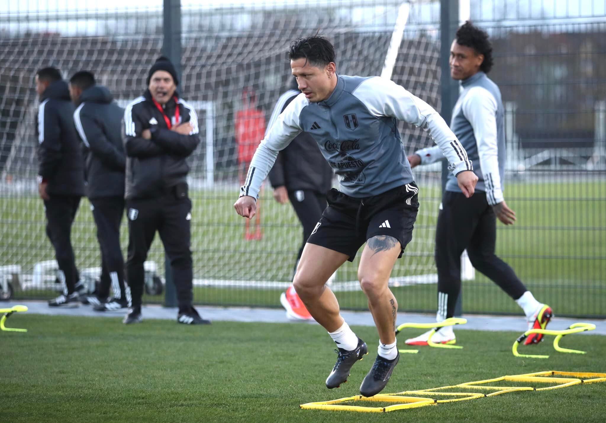 Gianluca Lapadula no será titular en Perú y esperará su oportunidad en el banco de suplentes. (FPF)