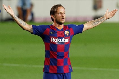 Ivan Rakitic podría fichar por el Sevilla en las próximas horas -REUTERS/Albert Gea