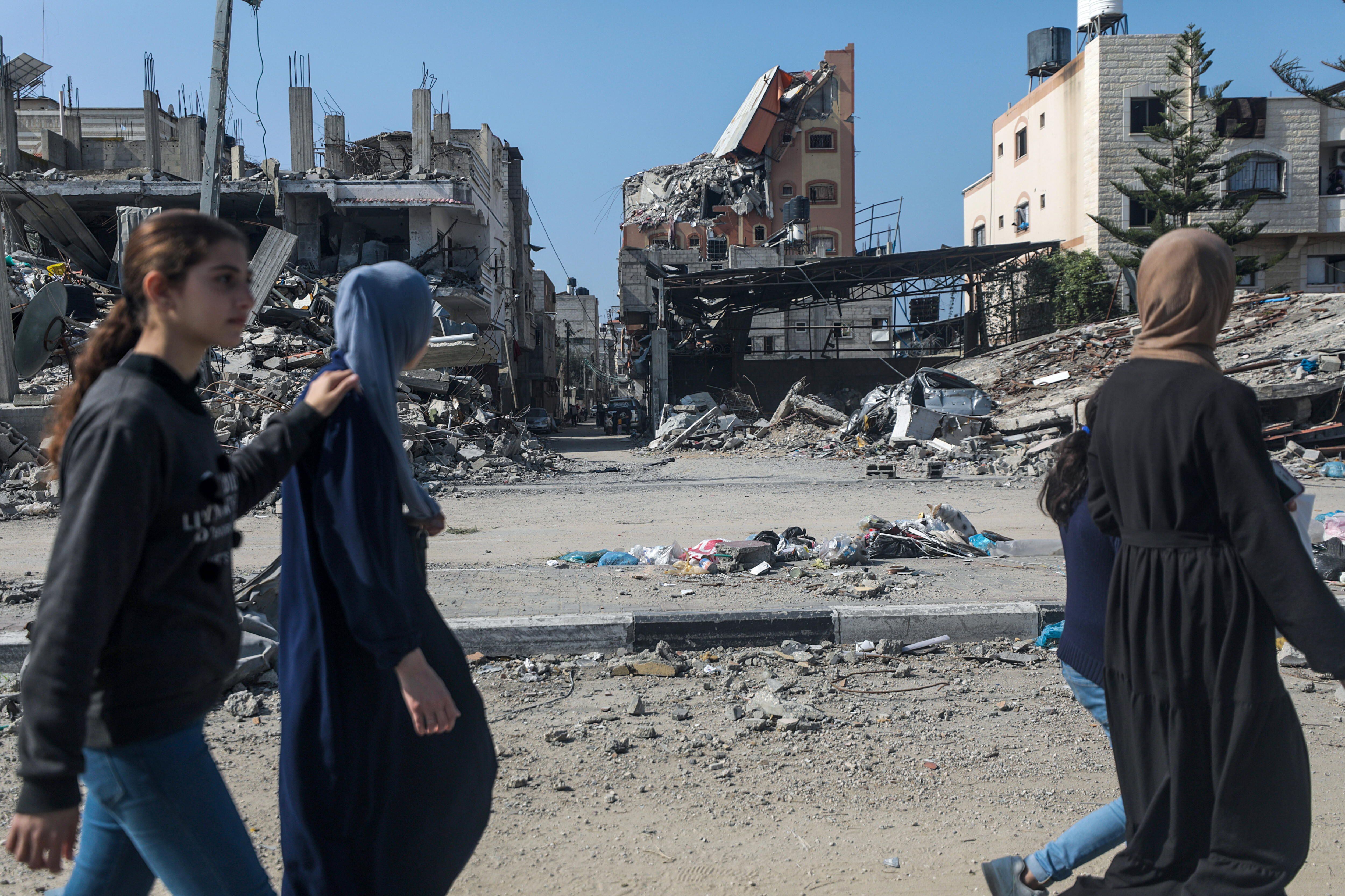 En la Franja de Gaza solo hay acceso de un litro de agua por persona. (Crédito: EFE/EPA/MOHAMMED SABER)
