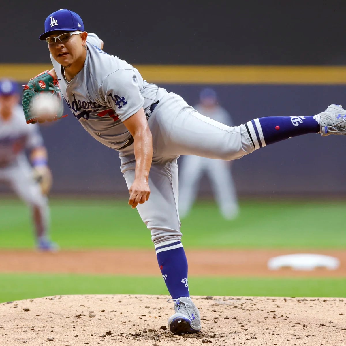 Dodgers Settle on New Salary For Julio Urías