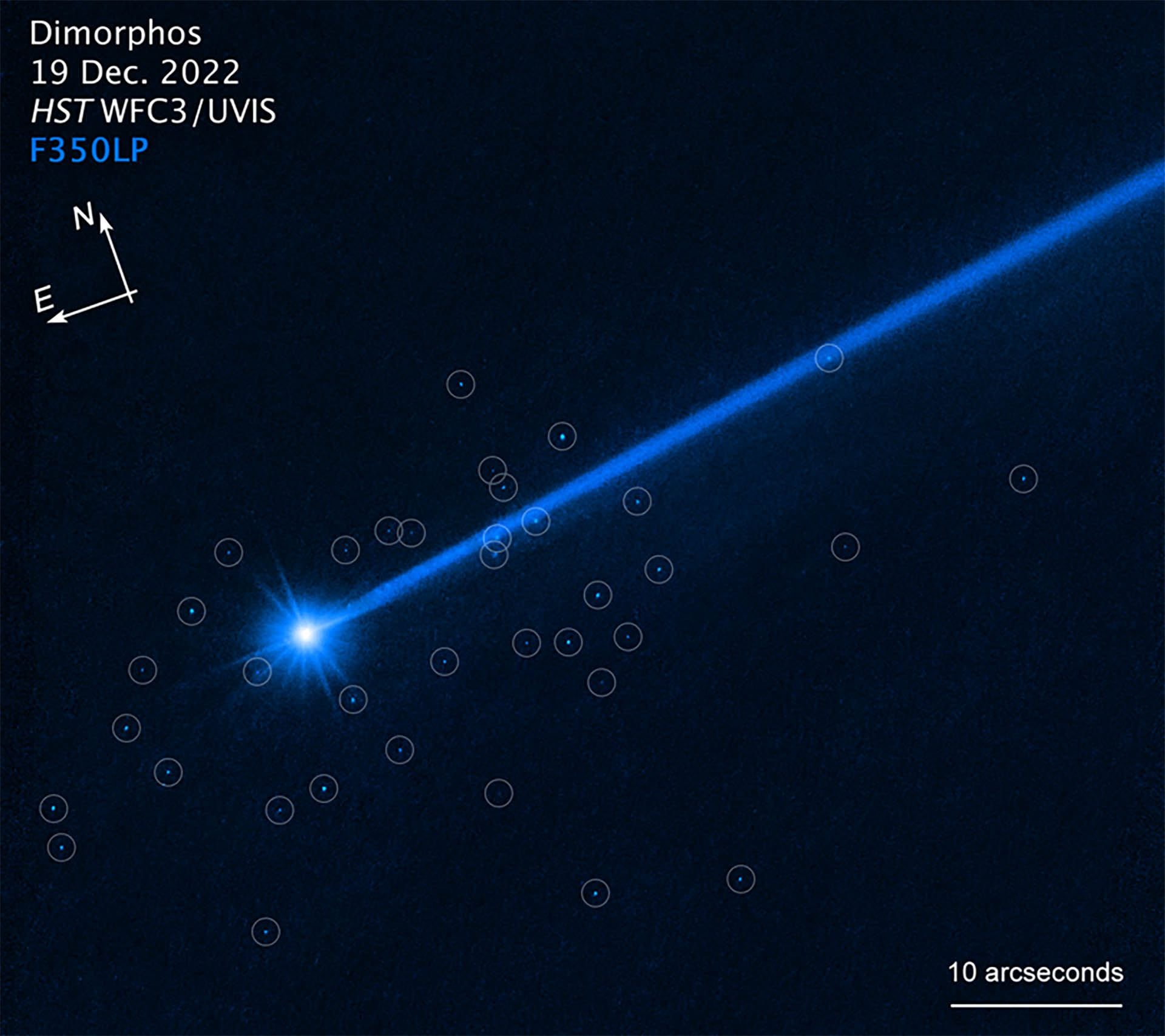 Es posible que una onda sísmica provocada por el impacto haya sacudido el asteroide Dimorphos, como si se golpeara una campana con un martillo, desprendiendo los escombros de la superficie (NASA)

