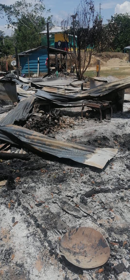 El clan del Golfo quemó las casa de la población - crédito Cahucopana Nordeste