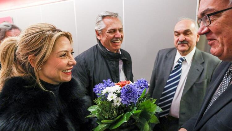 Alberto Fernández cuando llegó el domingo a Berlín. Mañana a primera hora viaja a Madrid, siempre en vuelos de línea (Presidencia)