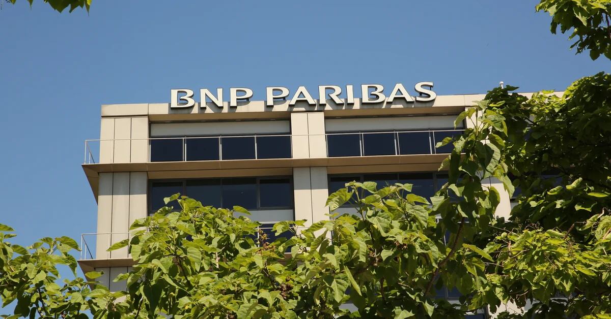 United State.  – BNP Paribas sold its US subsidiary Bank of the West to Canadian BMO for 14.505 million