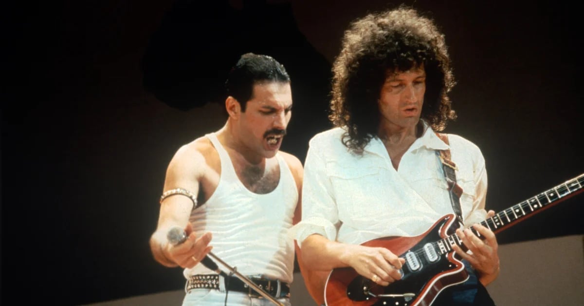 Brian May reveals how Freddie Mercury hosted the recording of “Face it Alone”, the last song Queen released