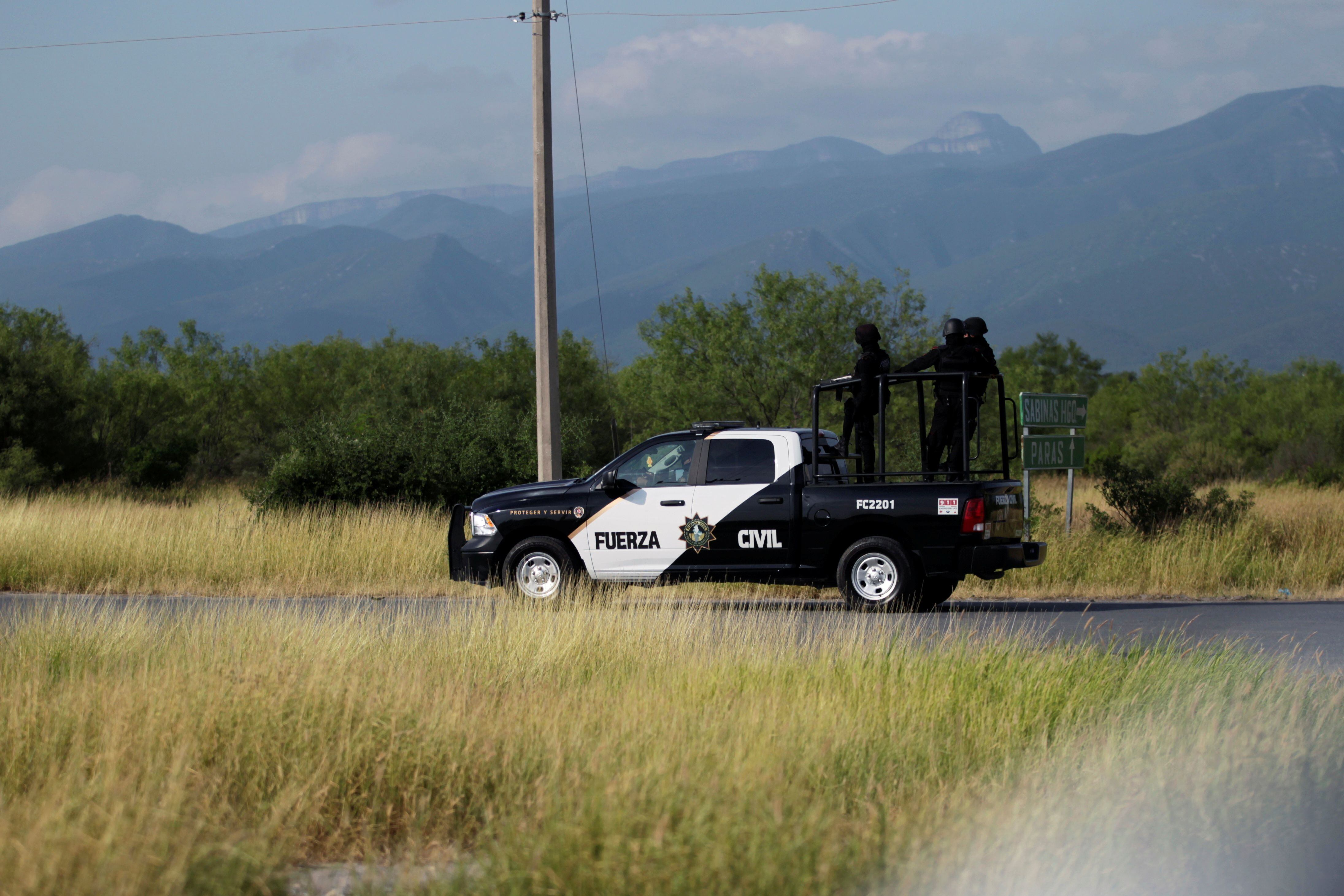 La fosa fue econtrada en la “Carretera de la Muerte” (Foto: REUTERS/Daniel Becerril)