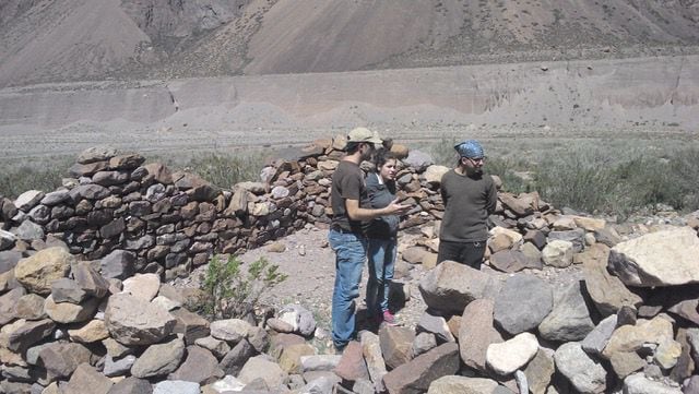 Erik Marsh y colegas en el tambo incaico de Tambillitos, en el valle de Uspallata, Mendoza