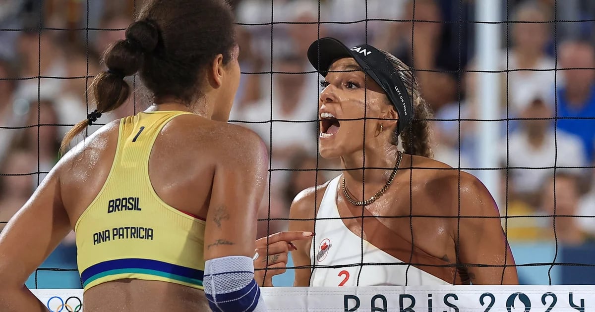 Unique moment at the Olympics: the stands start chanting “Imagine” during a fight between beach volleyball players from Brazil and Canada