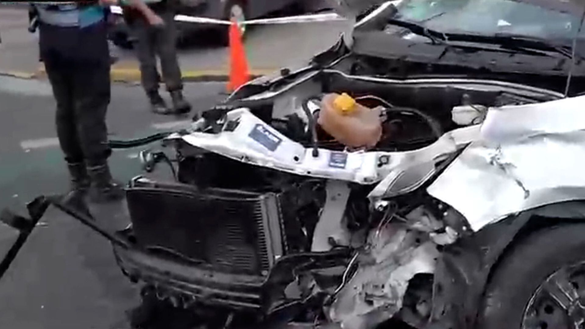 choque entre dos autos en villa urquiza