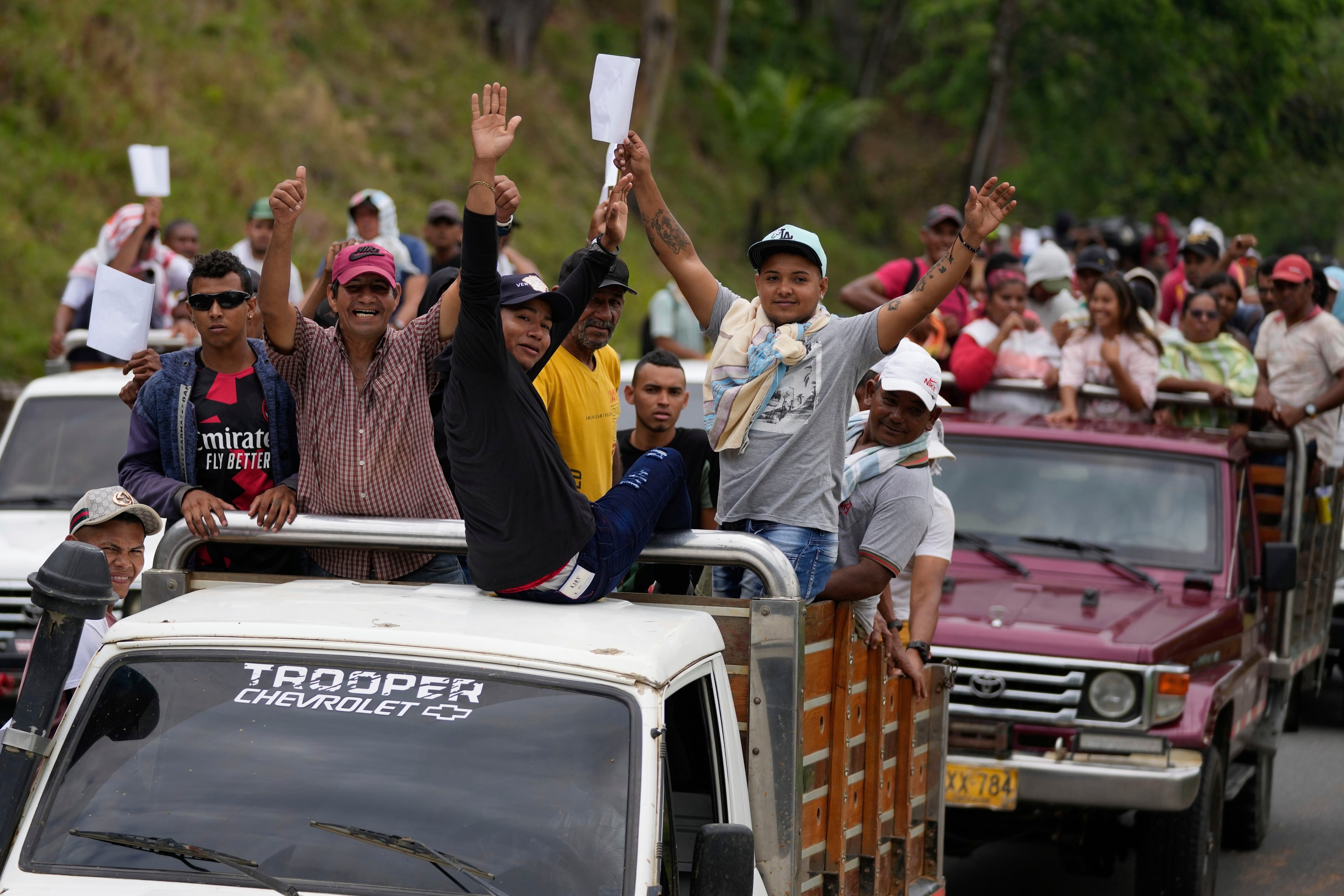 Mineros y campesinos de varios departamentos se manifestarán el miércoles 16 de octubre frente al Ministerio de Ambiente - crédito AP Foto/Fernando Vergara