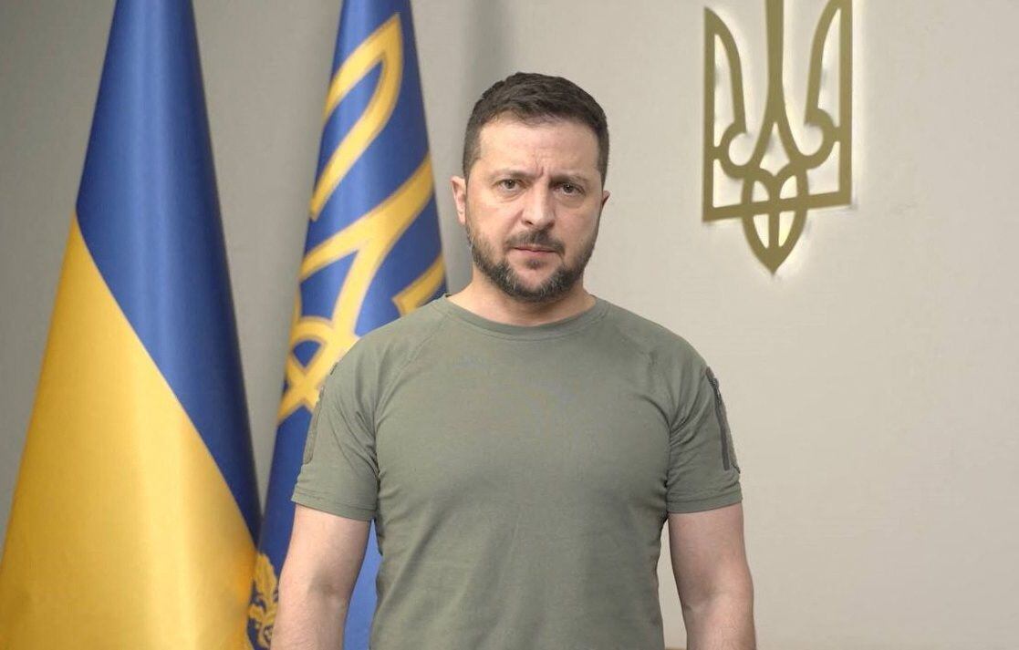 El presidente de Ucrania, Volodimir Zelensky, se dirige a los ucranianos sobre el intercambio de prisioneros de guerra (POWs), en medio del ataque de Rusia a Ucrania, en Kiev Ucrania, en esta imagen publicada el 22 de septiembre de 2022. Servicio de Prensa de la Presidencia de Ucrania/Handout via REUTERS