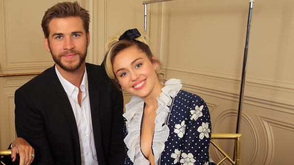 Miley y Liam (Grosby Group)