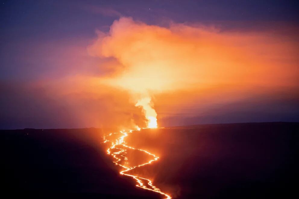 En plena erupción del Mauna Loa los nativos hawaianos piden que se