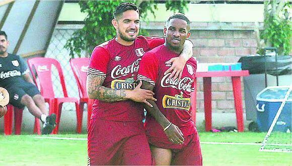 Juan Manuel Vargas y Jefferson Farfán compartieron varias etapas en la selección peruana.