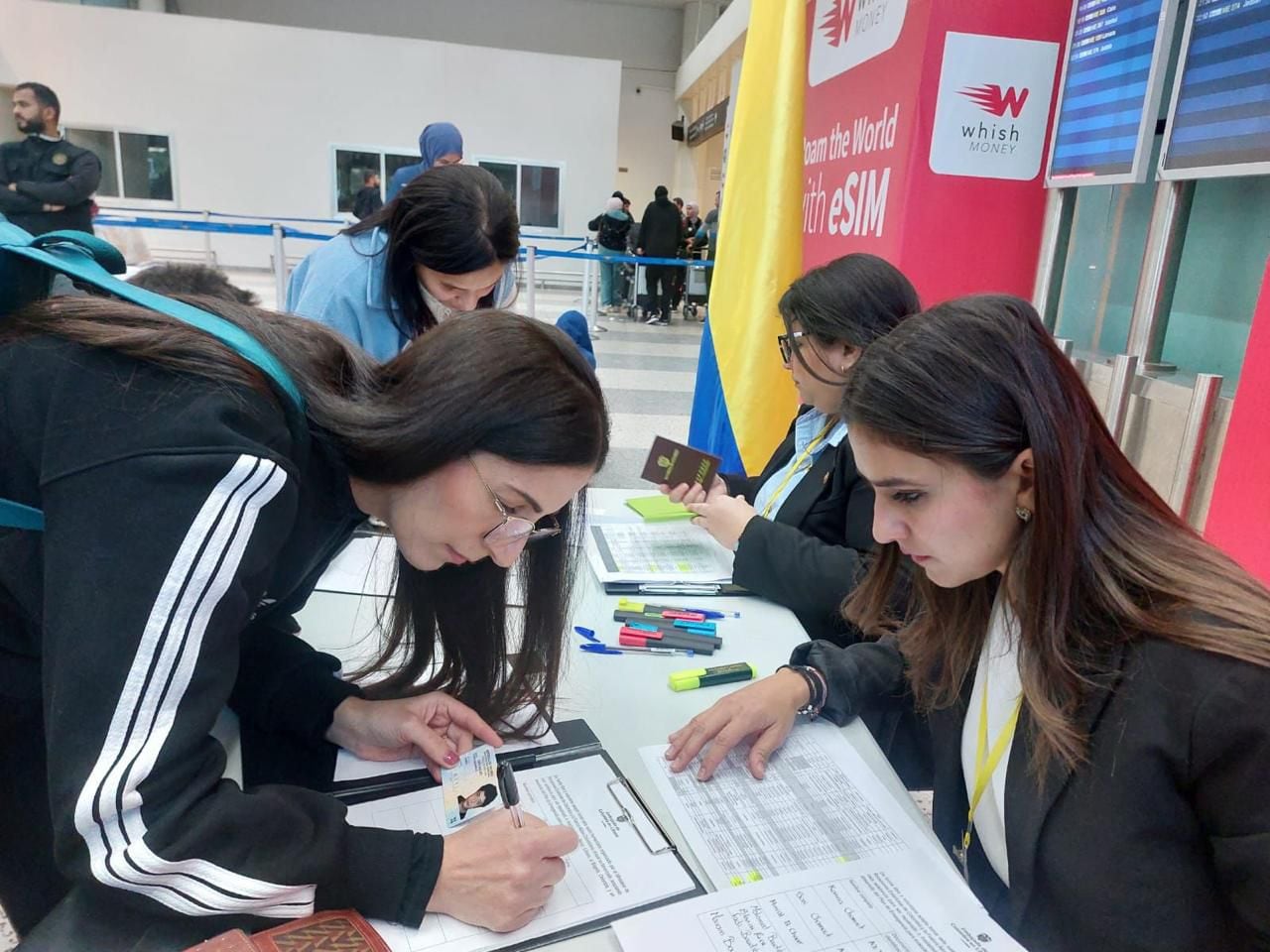 El vuelo humanitario partió la madrugada del 23 de octubre desde el Aeropuerto Internacional Rafic Hariri para traer de vuelta a más de 100 connacionales - crédito Cancillería