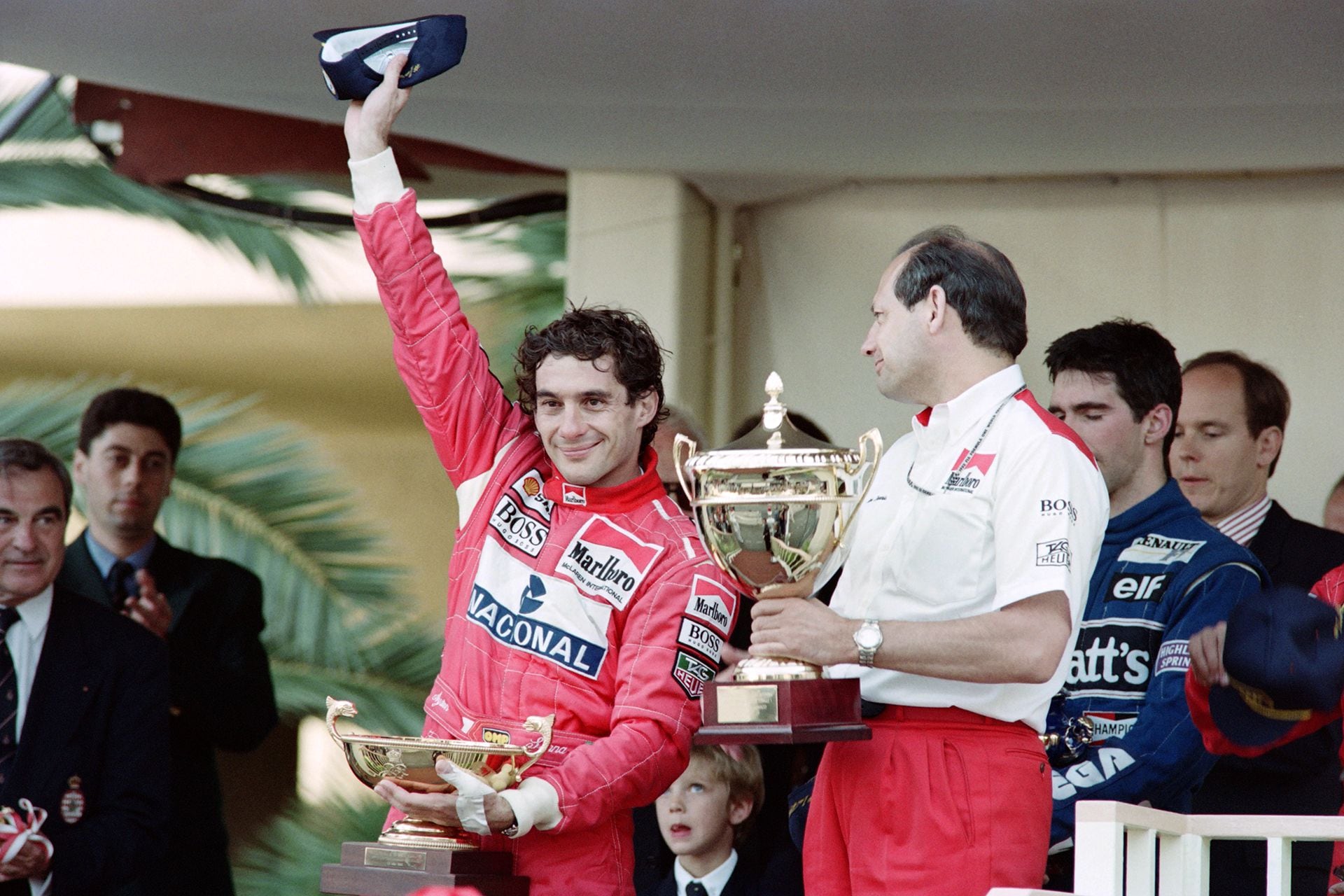 EL brasileño Ayrton Senna ganó tres campeonatos mundiales de Fórmula 1 en los años 1988, 1990 y 1991. (Créditos: Jacques SOFFER/AFP)