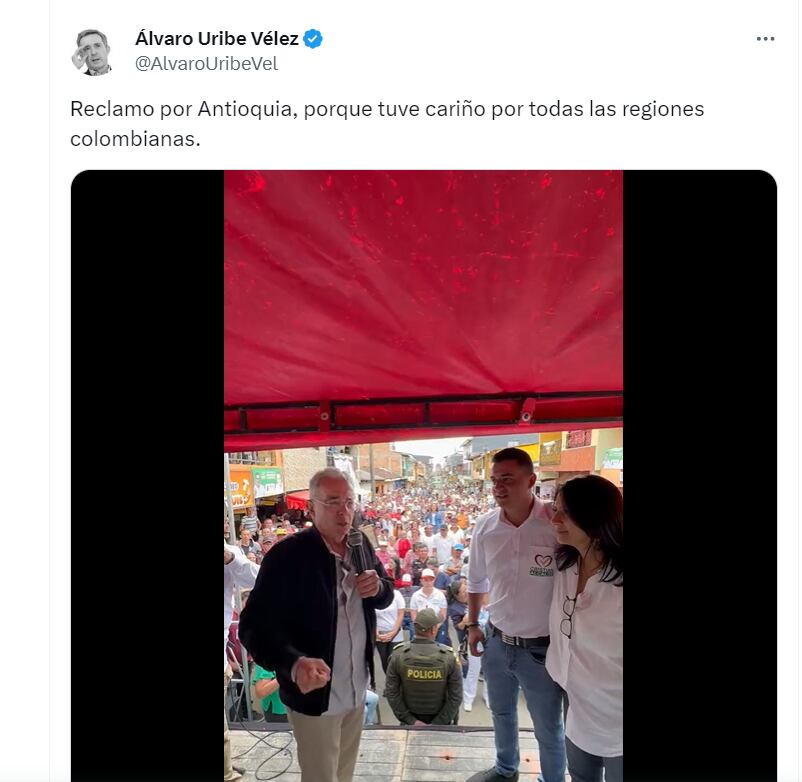 Uribe opina que es una discriminación con Antioquia no incluir en el Presupuesto Nacional las vías 4G de la zona - crédito @AlvaroUribeVel