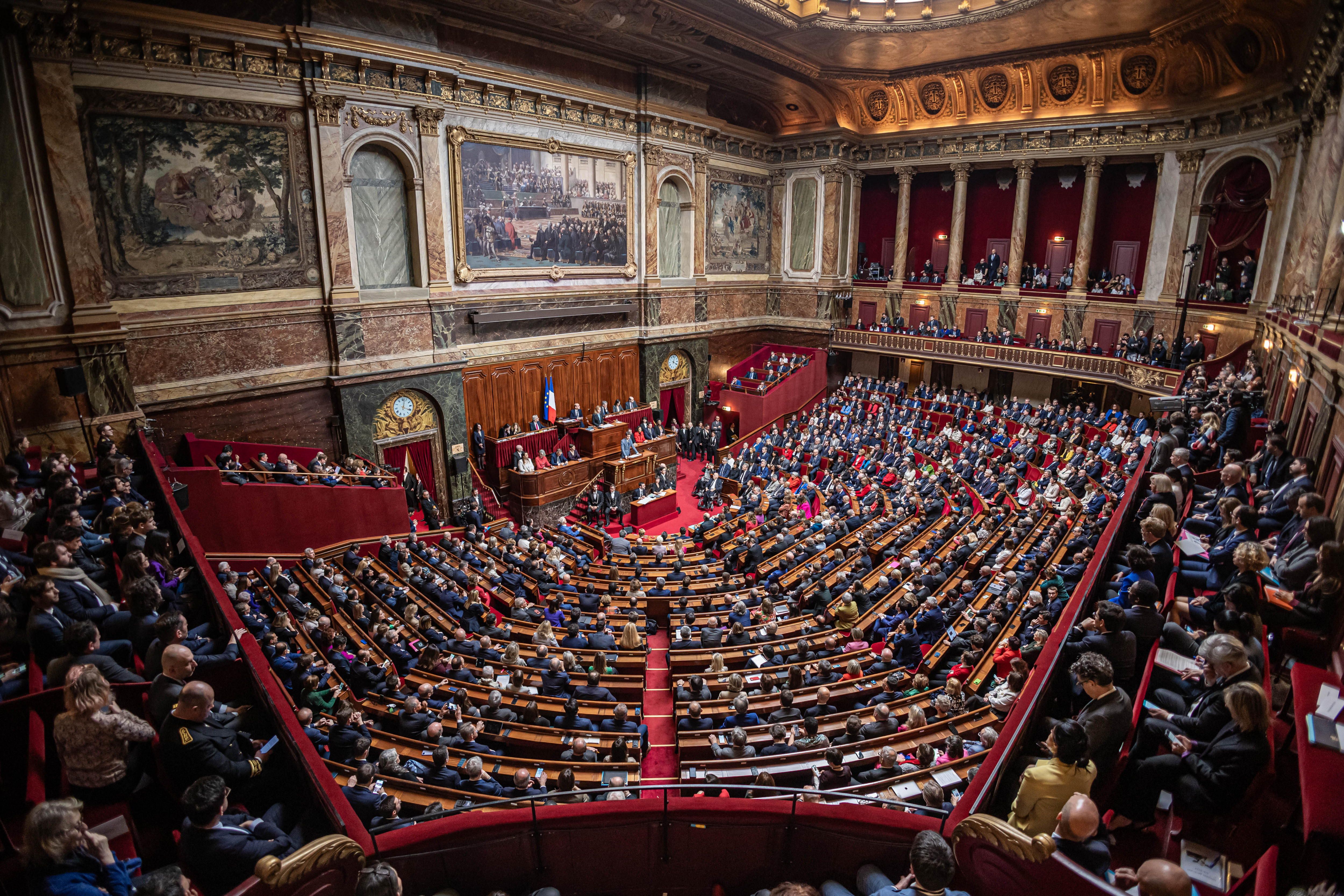 El Parlamento francés ha autorizado la retirada de la autoridad parental de personas condenadas por violencia doméstica o incesto.