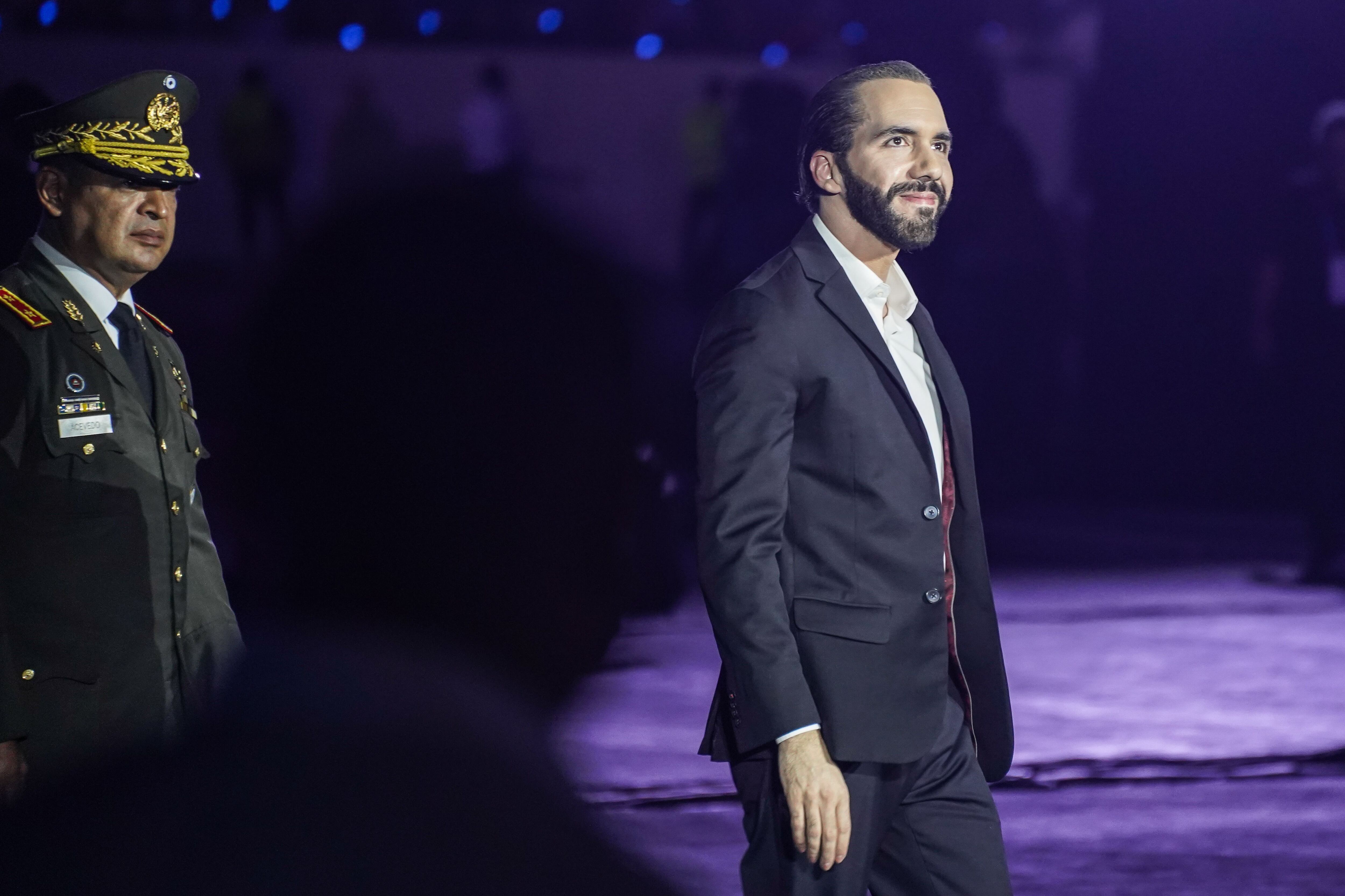 El presidente de El Salvador, Nayib Bukele, a pesar de su enorme popularidad, es señalado por perseguir a opositores y disidentes (Europa Press/Contacto/Camilo Freedman)
